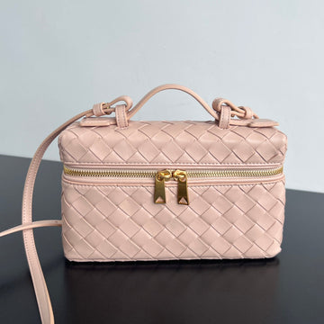 BANG BANG 22 VANITY CASE IN LIGHT PINK CALFSKIN House Of Sarah
