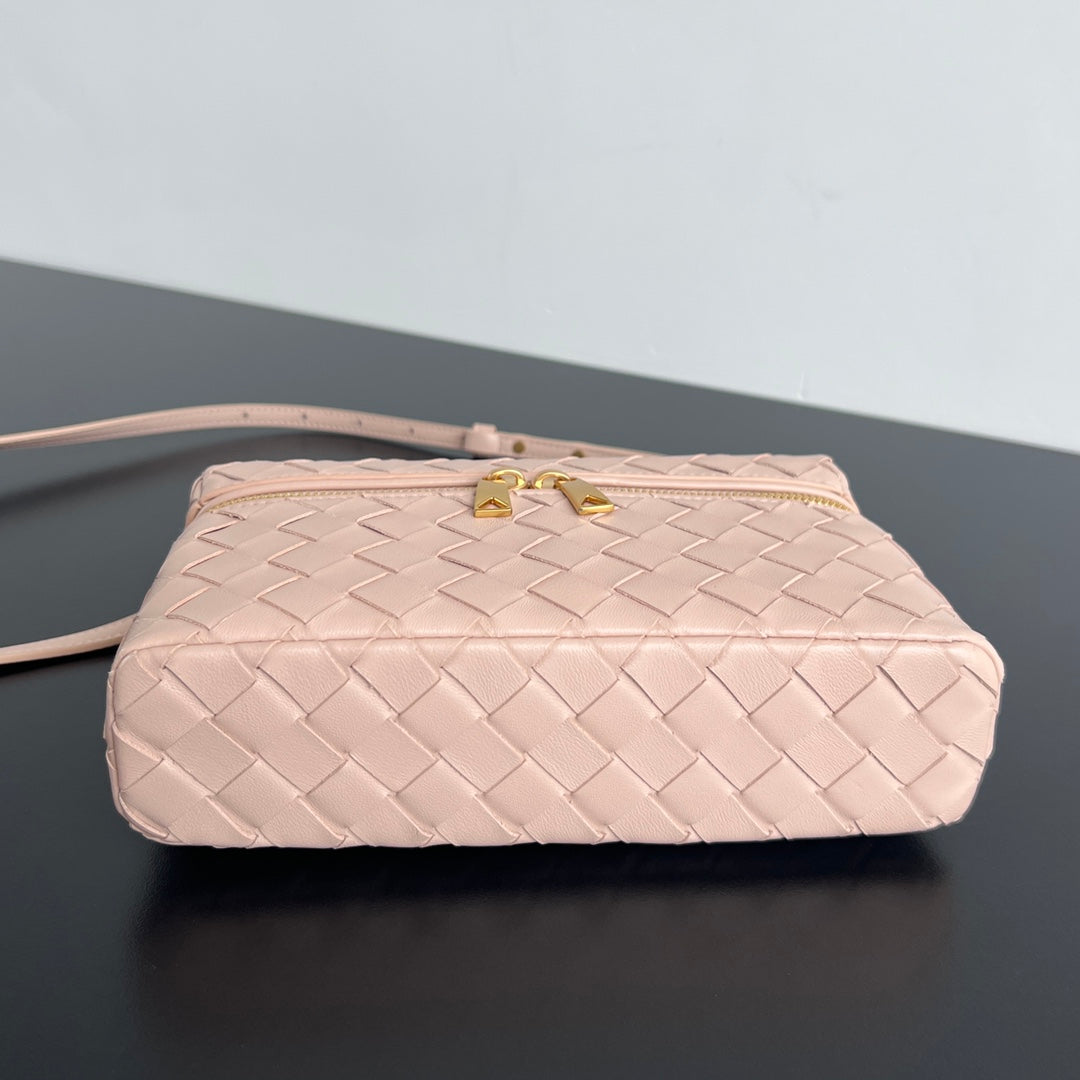 BANG BANG 22 VANITY CASE IN LIGHT PINK CALFSKIN House Of Sarah