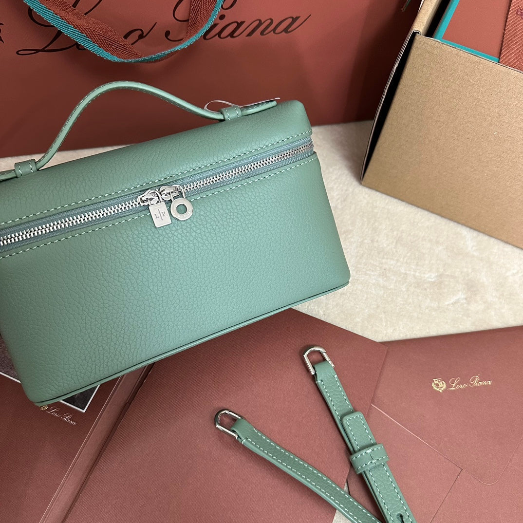 EXTRA POCKET L19 IN TEAL GREEN CALFSKIN WITH SILVER HARDWARE House Of Sarah