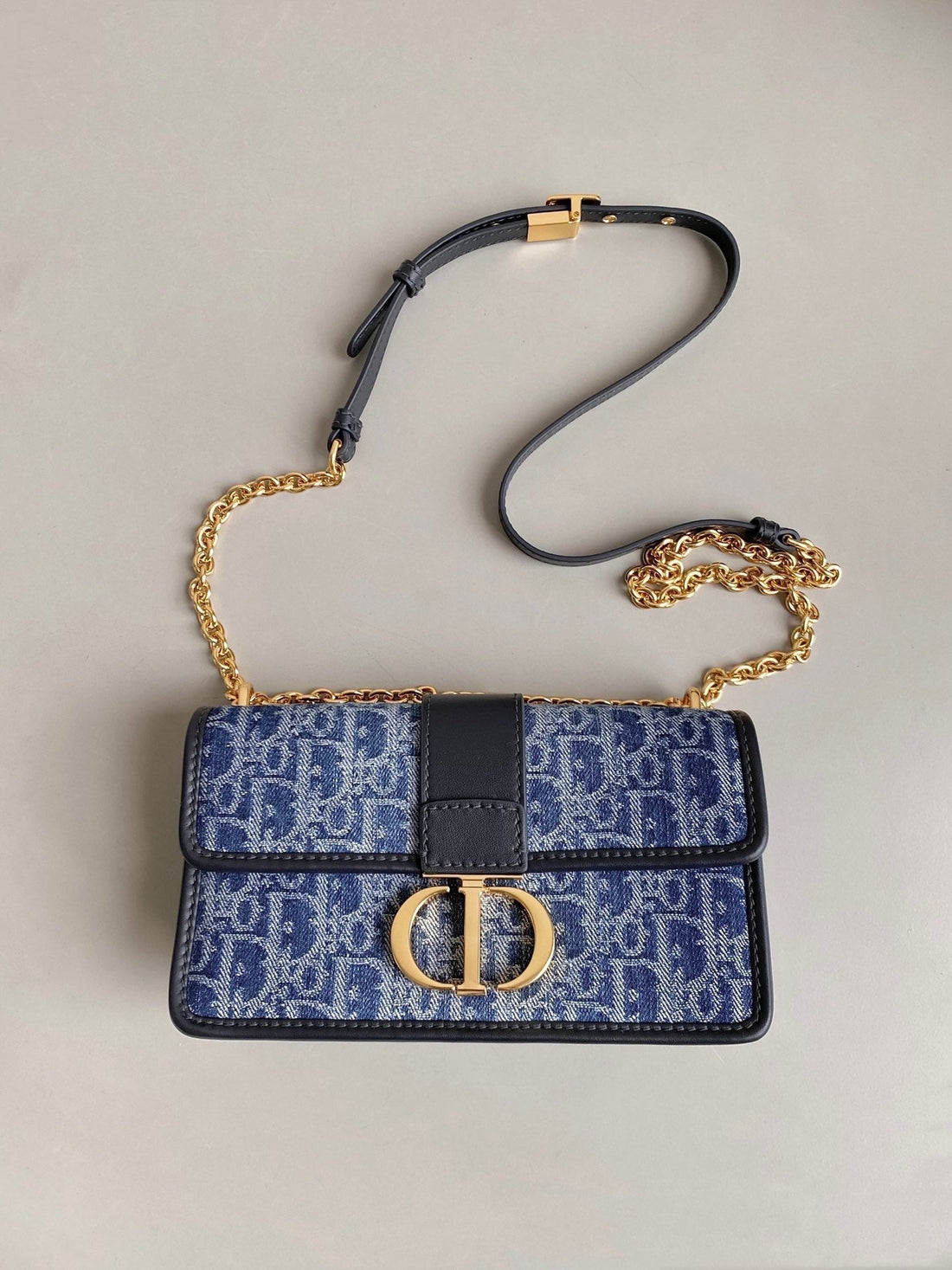21 MONGTAIGNE EAST-WET WITH CHAIN BLUE DENIM OBLIQUE JACQUARD House Of Sarah Bags