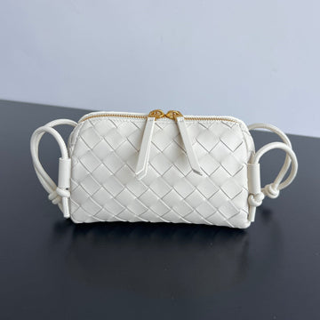 CONCERT POUCH 18 IN WHITE LAMBSKIN by House Of Sarah