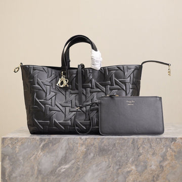 MEDIUM 37 TOUJOURS BAG IN BLACK CANNAGE GRAPHIC LAMBSKIN House Of Sarah Bags
