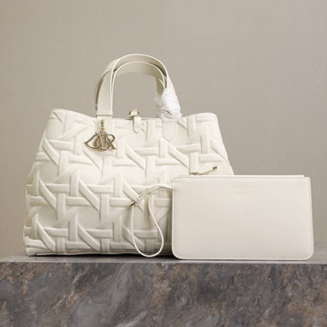 MEDIUM 37 TOUJOURS BAG IN WHITE CANNAGE GRAPHIC LAMBSKIN House Of Sarah Bags