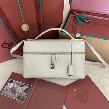 EXTRA BAG L27 IN WHITE SMOOTH CALFSKIN WITH GOLD HARDWARE by House Of Sarah