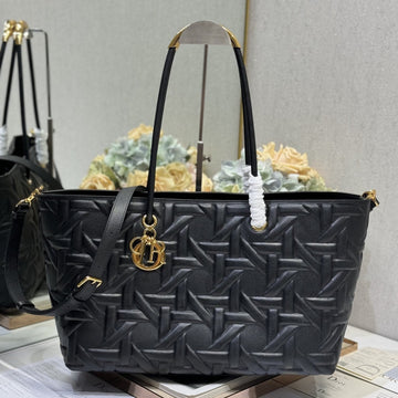 LARGE 41 TOUJOURS BAG IN BLACK MACROCANNAGE LAMBSKIN By House Of Sarah