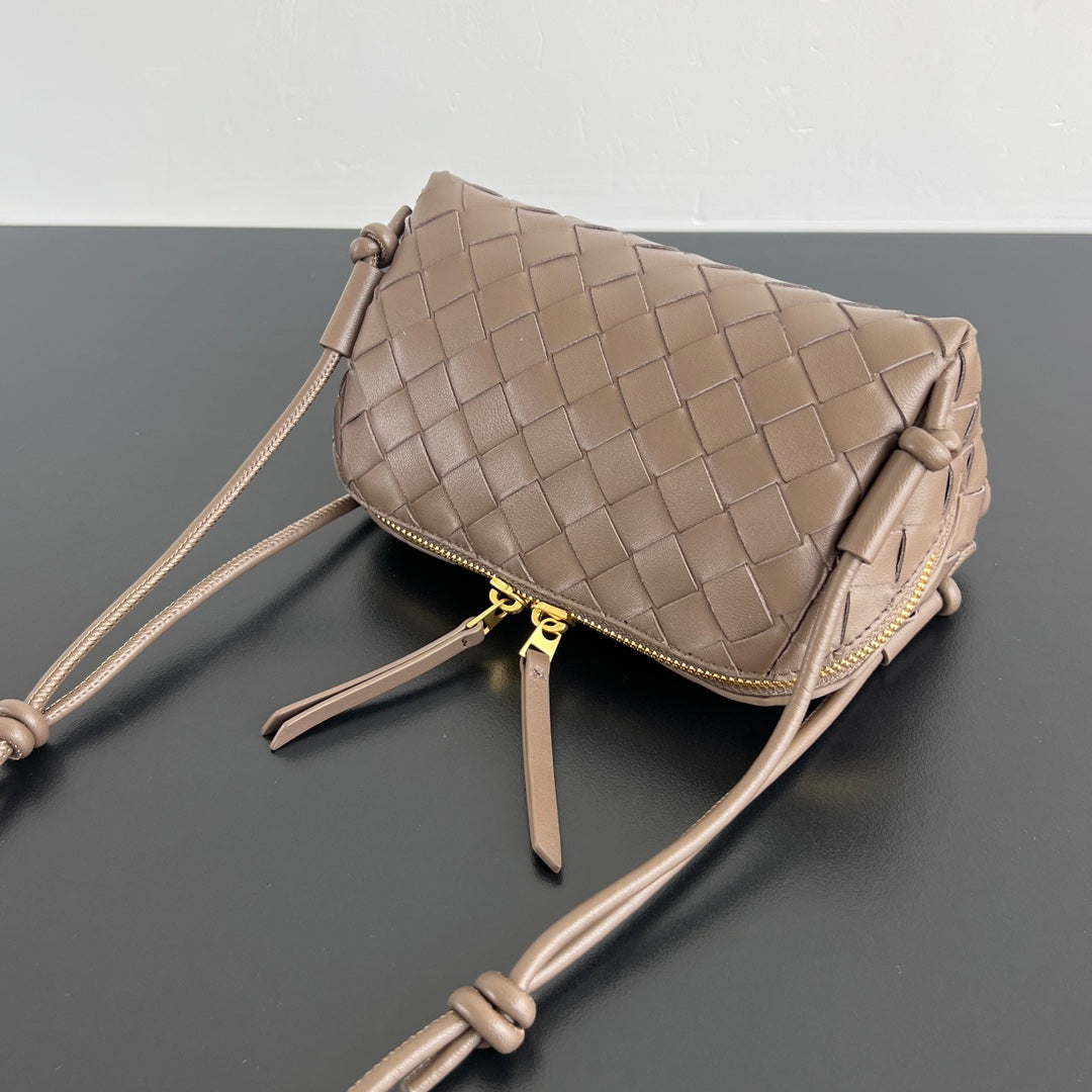 CONCERT POUCH 18 IN MEDIUM BROWN LAMBSKIN House Of Sarah Bags