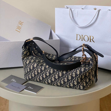 LARGE D-JOURNEY SHOULDER BAG 33 IN BLACK MONOGRAM OBLIQUE JACQUARD House Of Sarah Bags