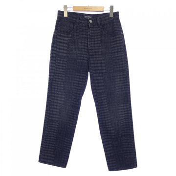 Chanel P77620V69616 Jeans