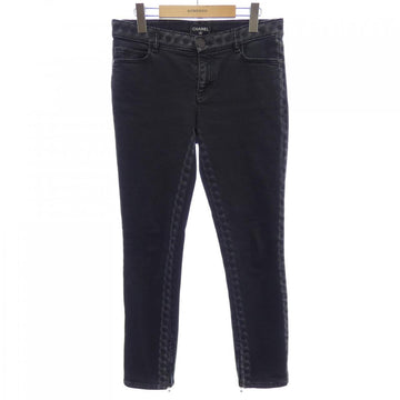 Chanel P60875V46399 Jeans