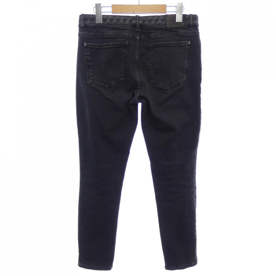 Chanel P60875V46399 Jeans