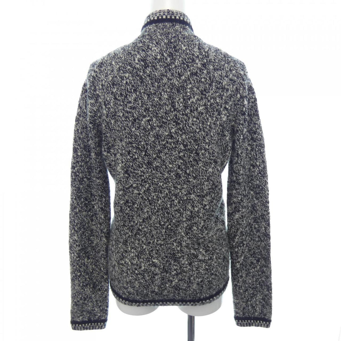 Chanel P26601V00005 Cashmere igan