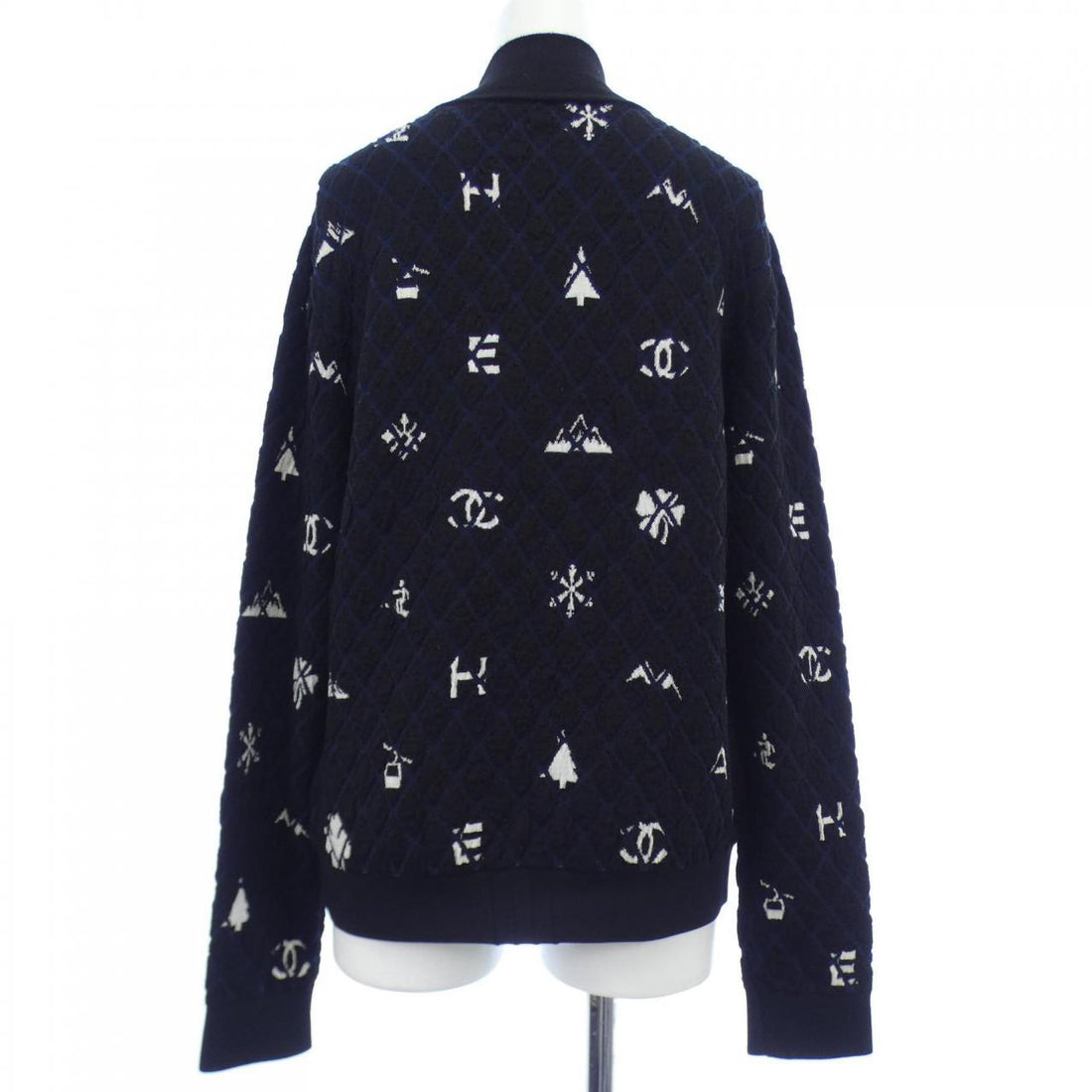 Chanel P62162K47532 Cashmere Knit