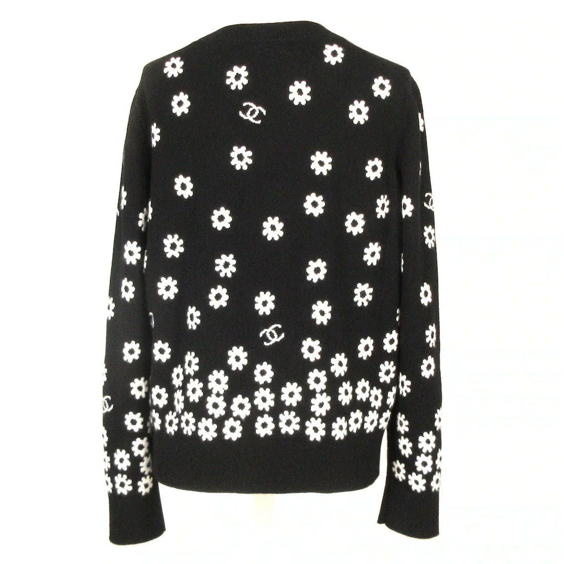 Chanel black & white Sweater, 40