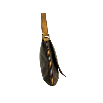 Louis Vuitton M tte Tango Monogram Canvas