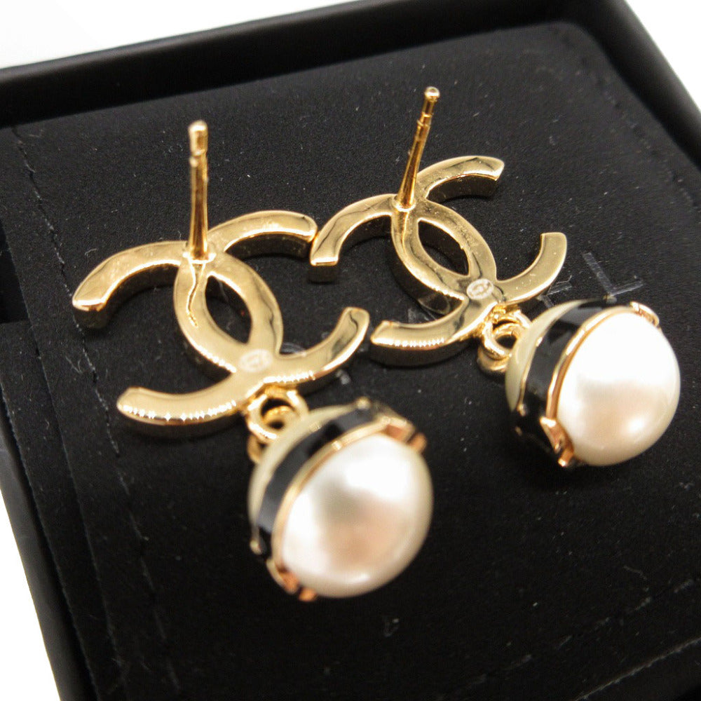 CHANEL Pierce metal gold