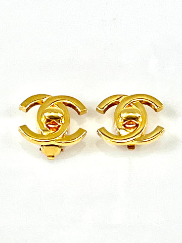 CHANEL CC LOGO TURNLOCK CLIP ON EARRINGS