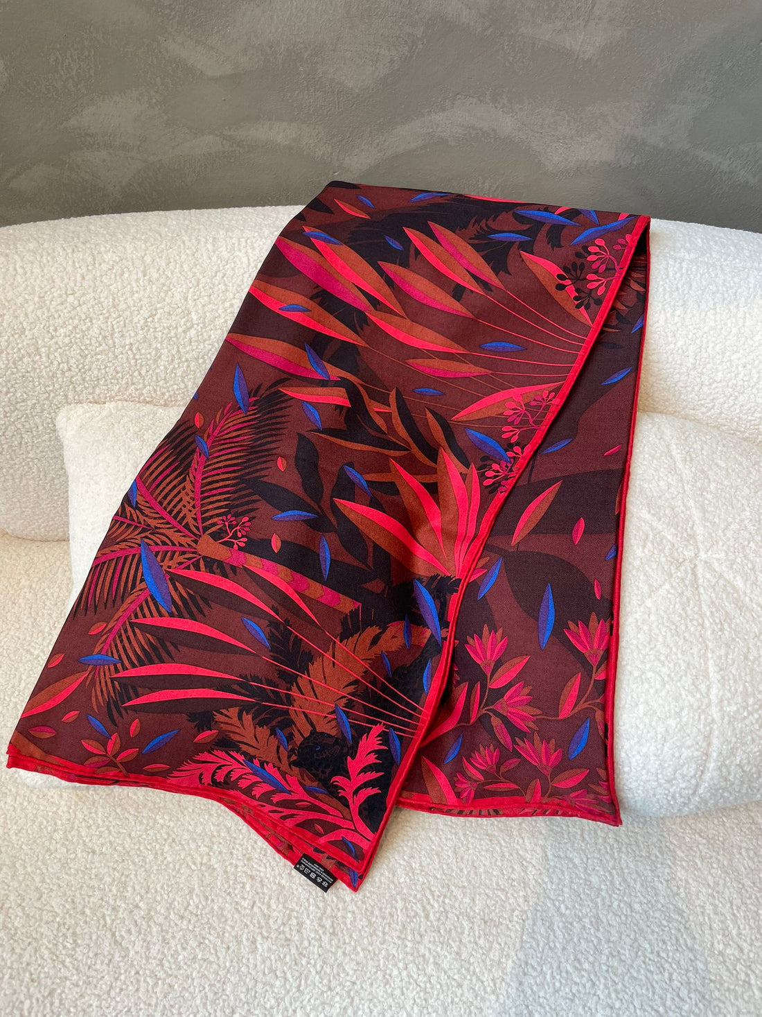 Cartier Shawl 140 Burgundy