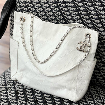 CHANEL CAVIAR QUILTED LEATHER TOTE BAG