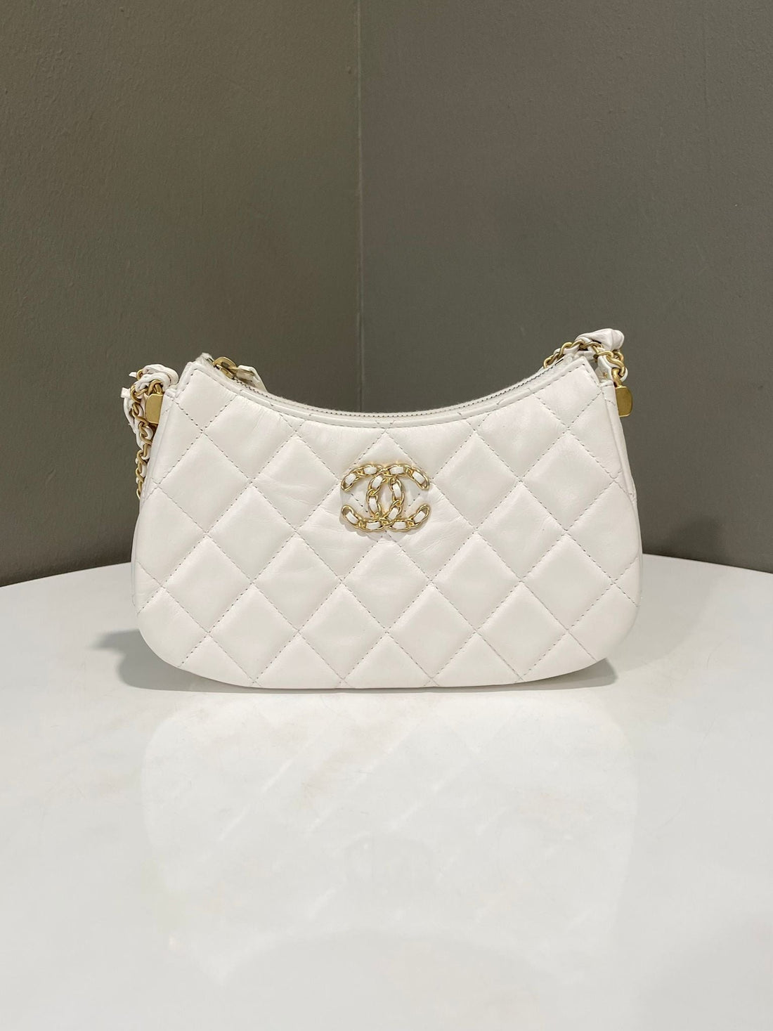 Chanel 19 Hobo  Ivory Calfskin