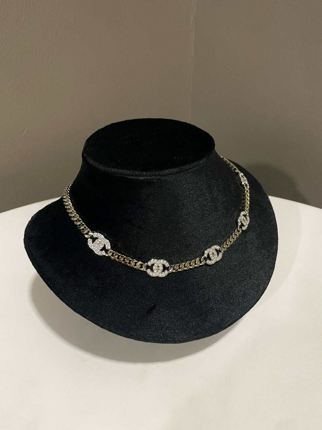 Chanel 21A Cc Chain Choker Necklace Rhinestones