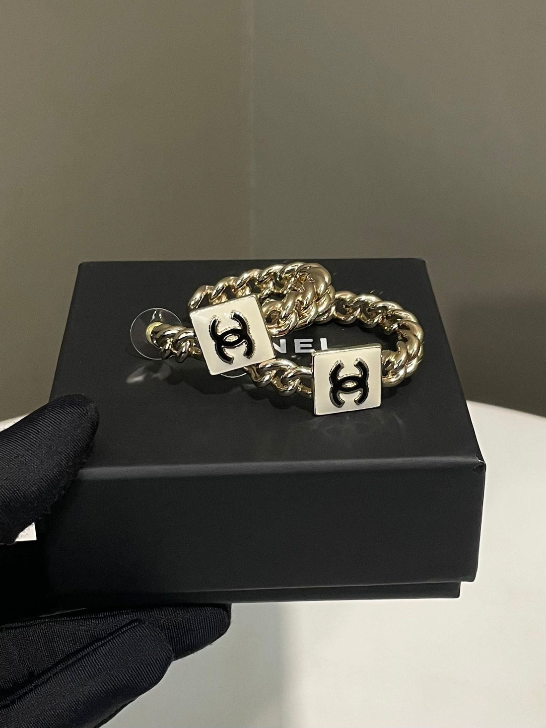Chanel 22A Cc Chain Hoop Earring
