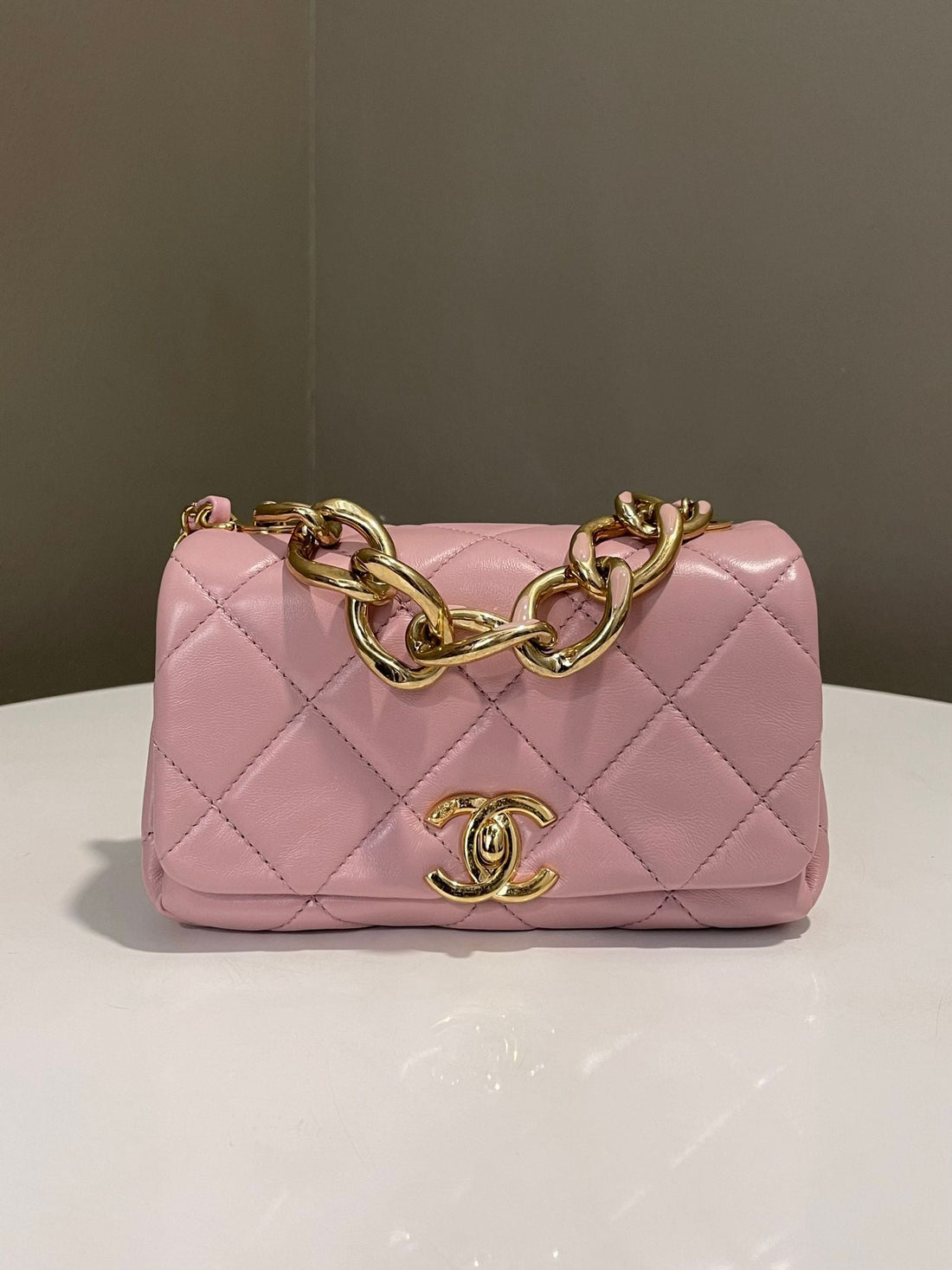 Chanel 22A Chain Mini Flap Sakura Pink