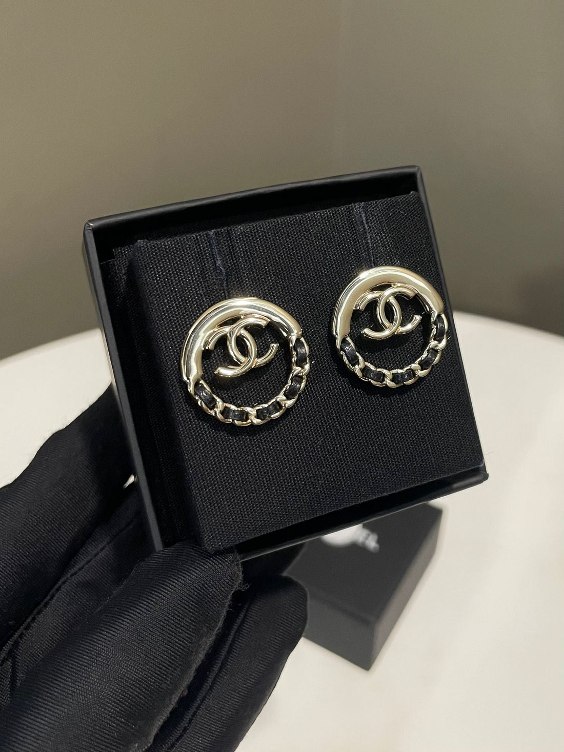 Chanel 22P CC Round Chain Earrings