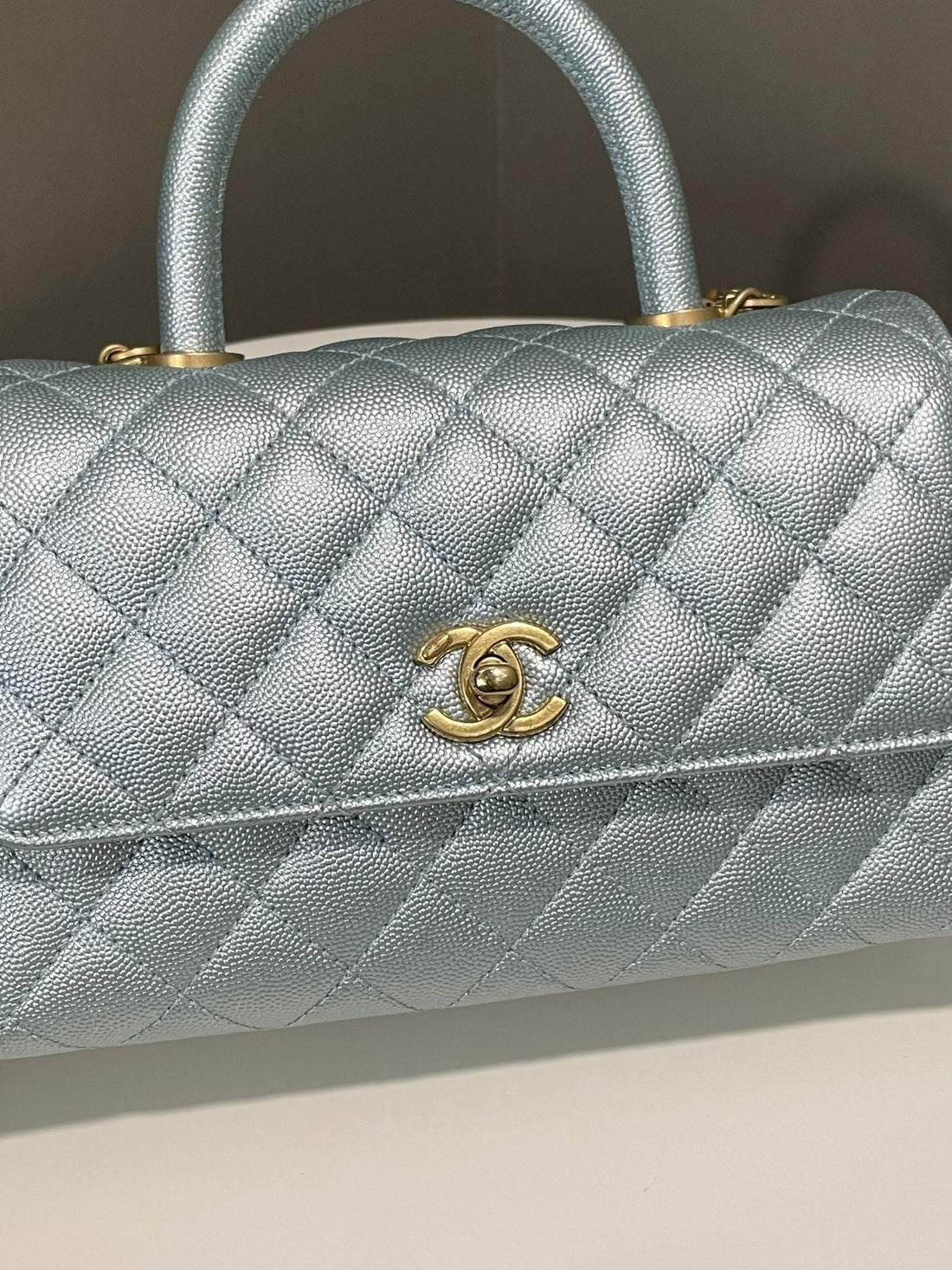 Chanel 22P Quilted Coco Handle Iridescent Blue Caviar
