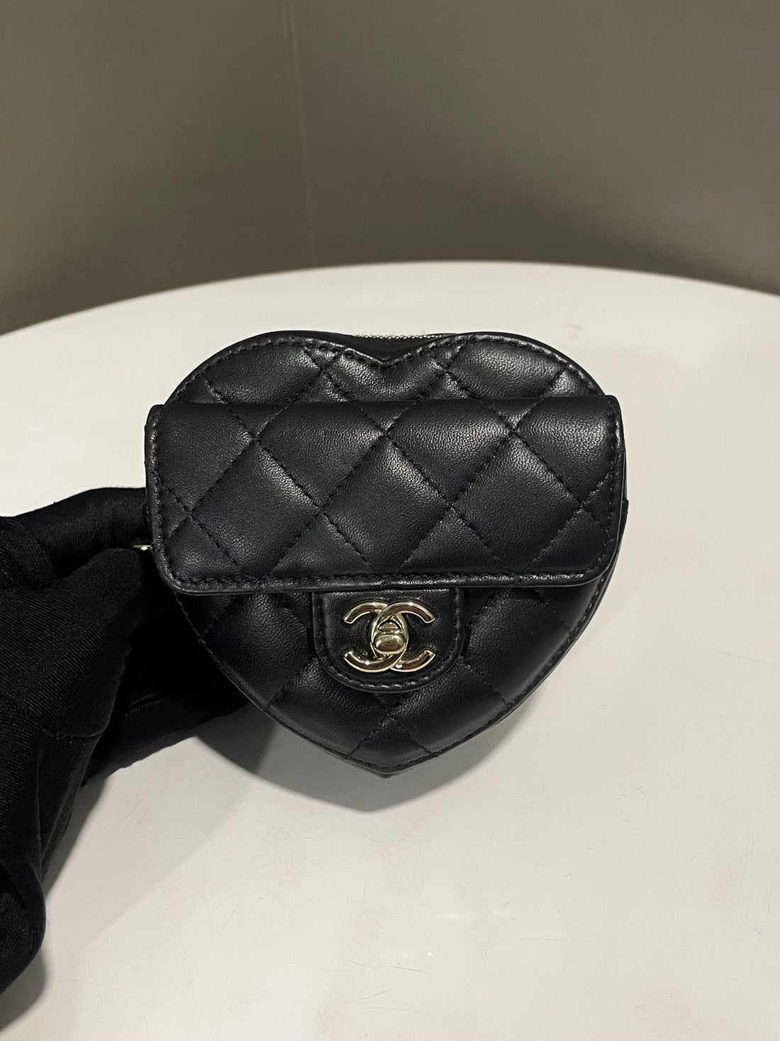 Chanel 22S CC Heart Chain Belt   Black Lambskin