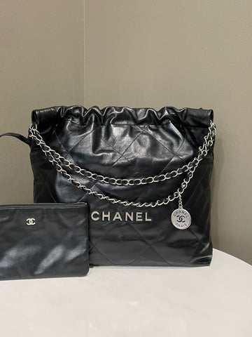 Chanel 22 Medium Black