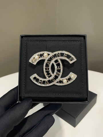 Chanel 22V Cc Brooch 