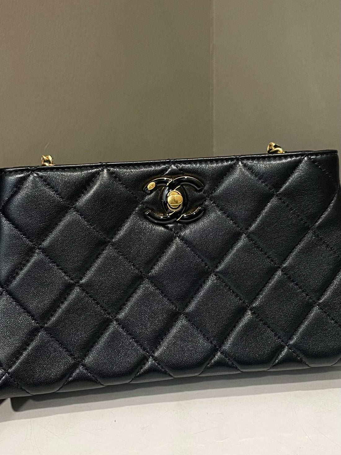 Chanel 24A Cc Crush Clutch Black Lambskin