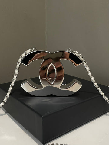 Chanel 25C CC?logo Minaudière Silver
