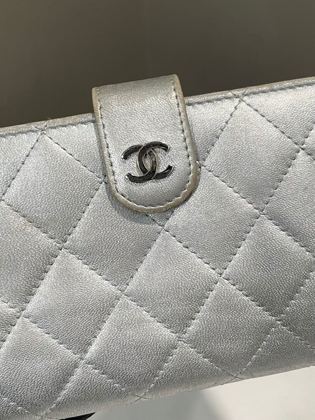 Chanel Bifolded Wallet Silver Lambskin