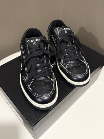 Chanel C H A N E L Sneaker Black / White Size 36