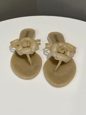 Chanel Camellia Thongs Beige / Rubber Size 37