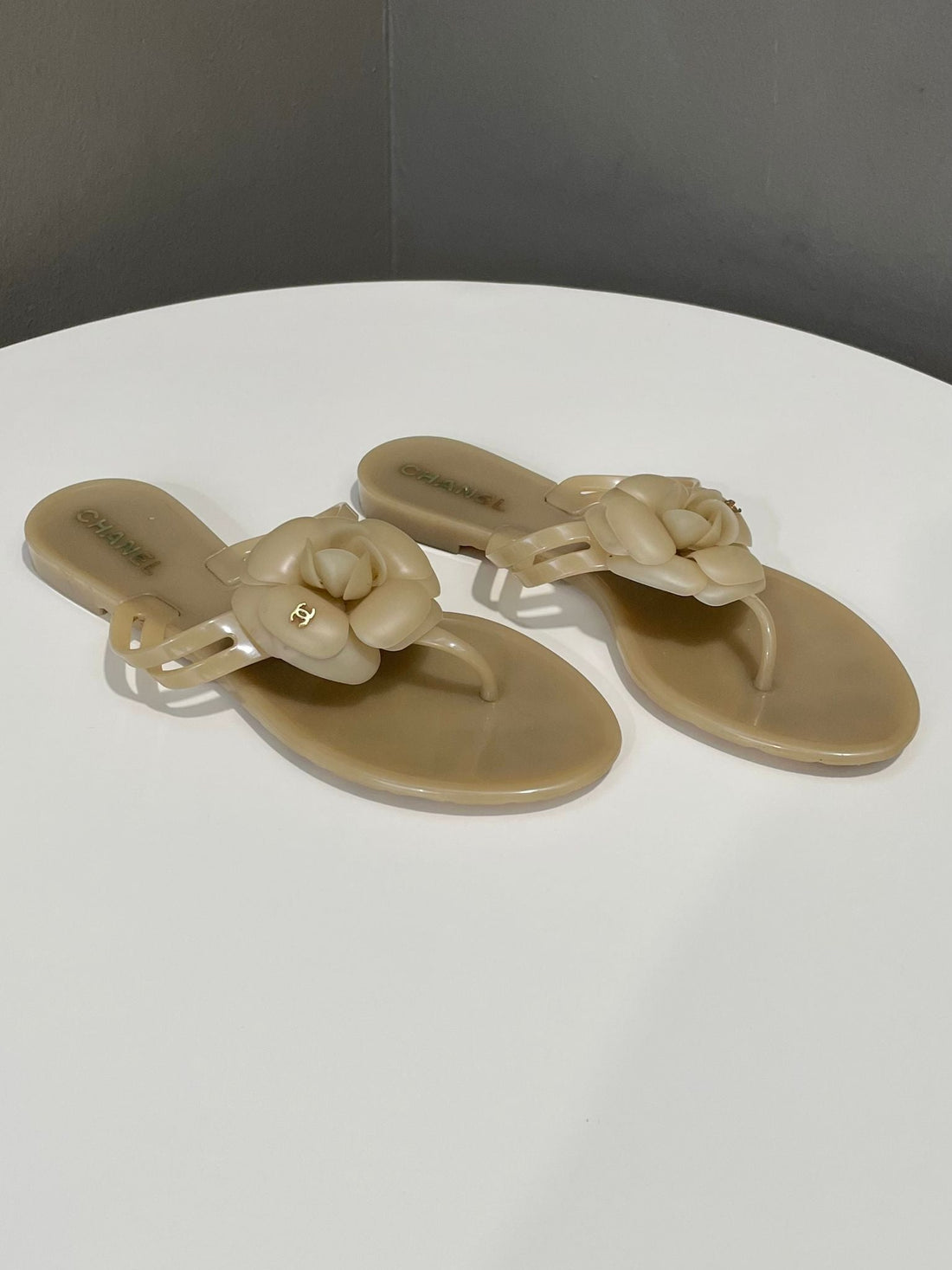 Chanel Camellia Thongs Beige / Rubber Size 37