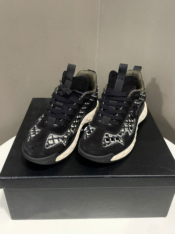 Chanel Cc Mesh Sneakers Black / White Size 35.5