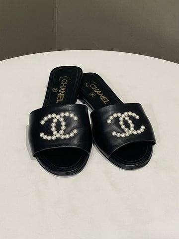 Chanel Pearl CC Flat Sandals Black / Ivory Glass Pearls Size 35