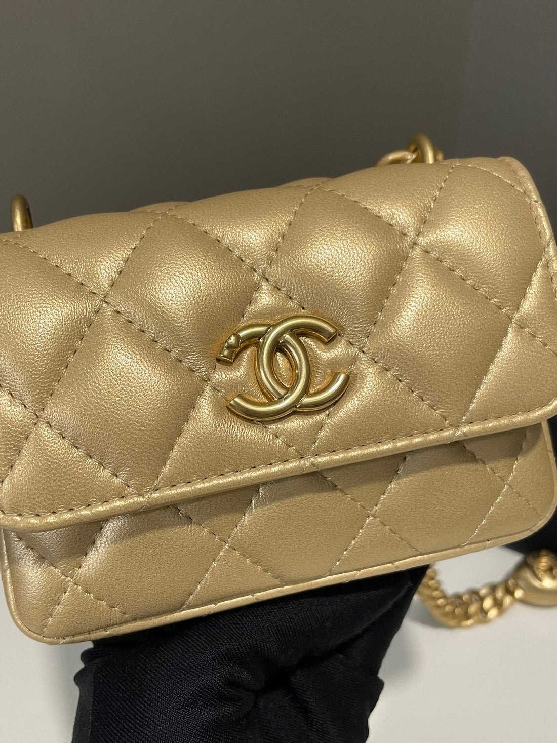 Chanel Sweetheart Clutch with Chain Metallic Gold Champagne