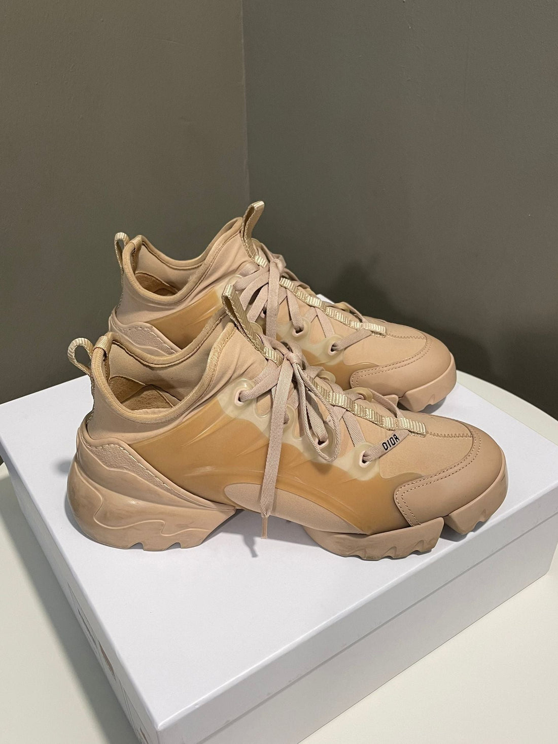 Dior D-Connect sneakers Nude/ Beige