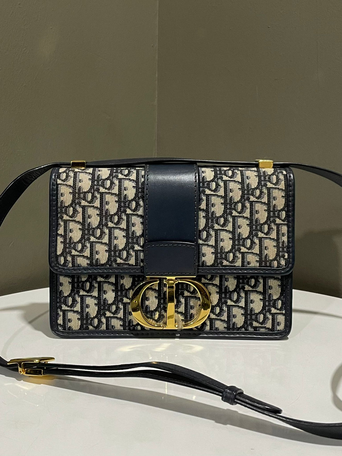 Dior Montaigne 30 Blue Oblique