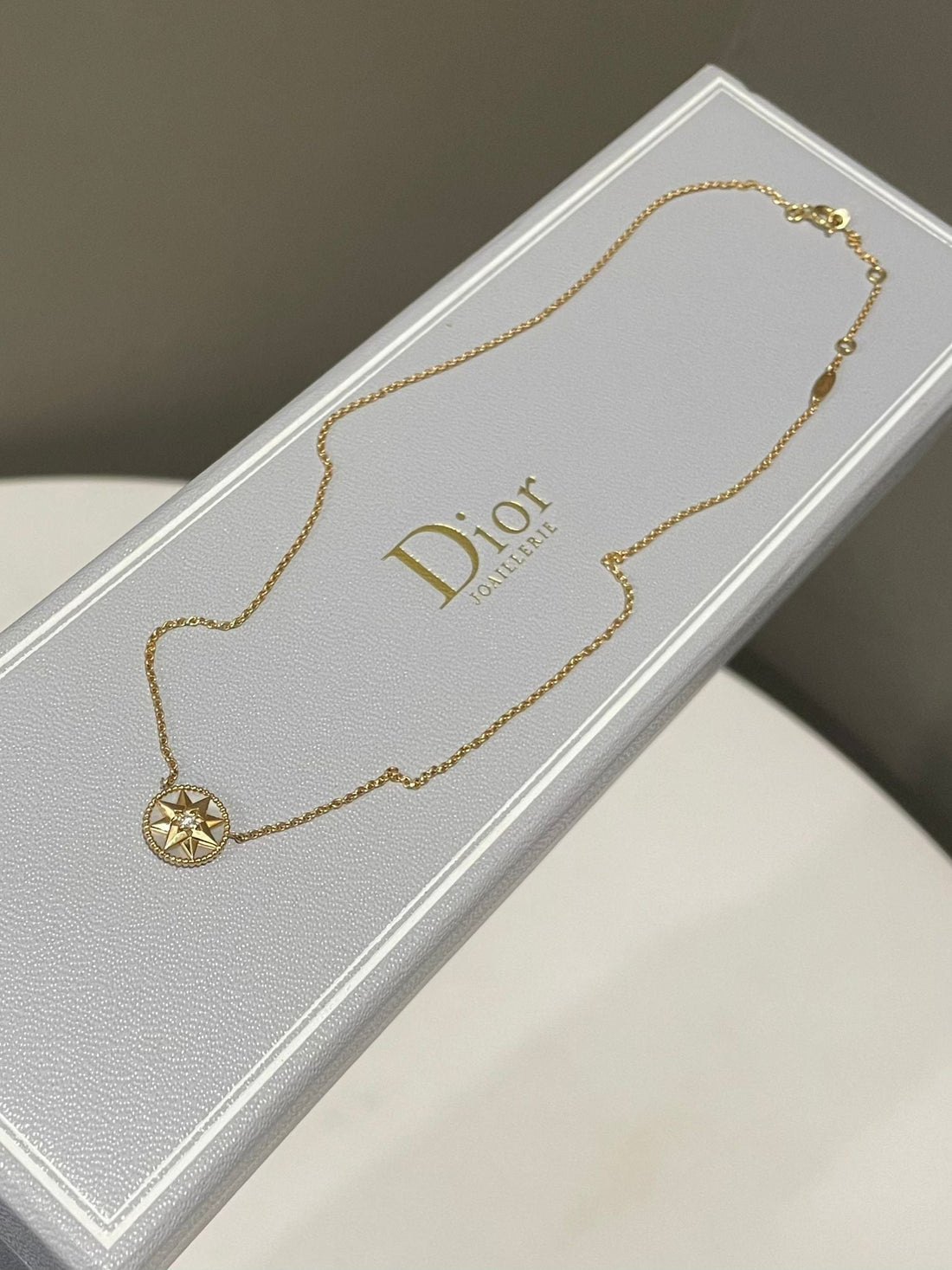 Dior Rose des Vents necklace 18K Yellow Gold Mother of Pearl