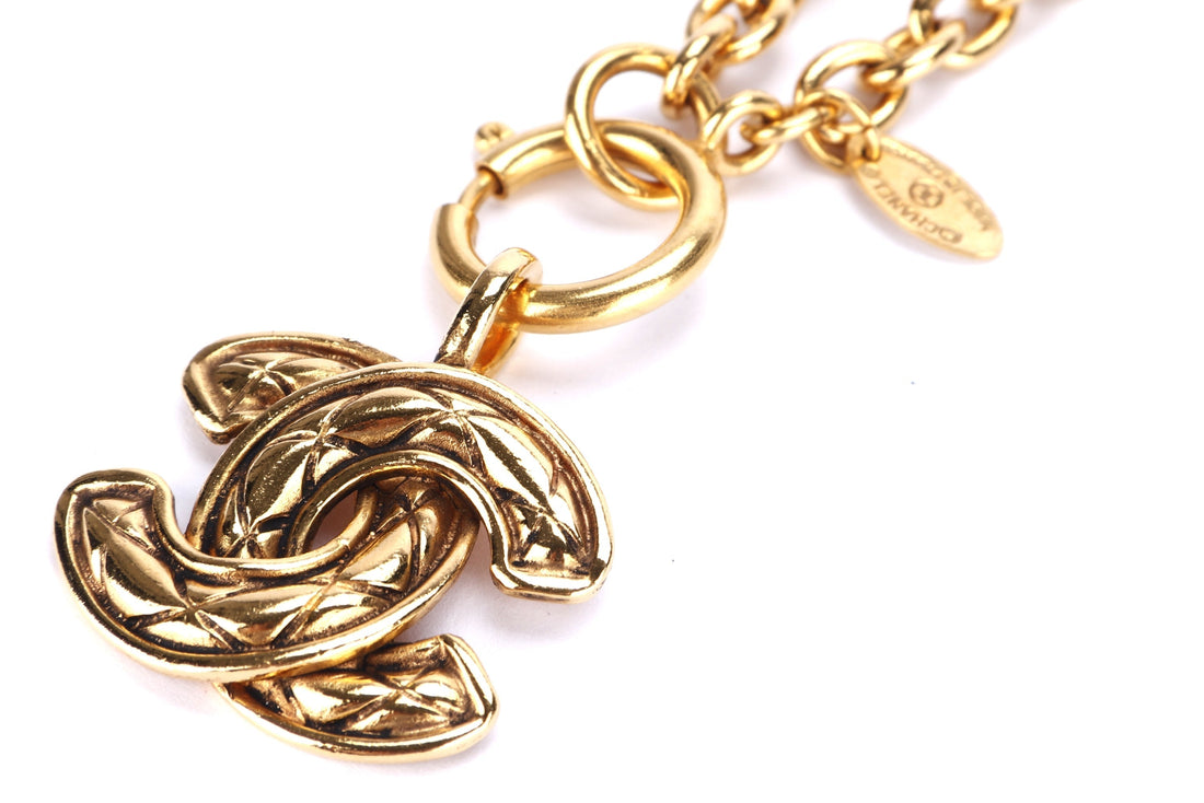 CHANEL GOLD PLATED NECKLACE 3857 CC QUILTED, LENGTH 56CM