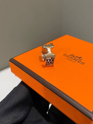 Hermes Olympe Ear Cuff SM Ombre Salva Natura Lizard
