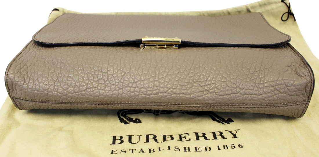 BURBERRY Heritage Sonnet Grain Leather Large Clutch