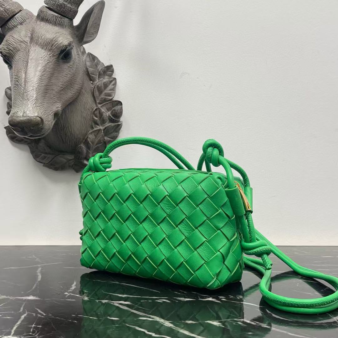 BOTTEGA VENETA KNOT CROSSBODY BAG 17 IN EMERALD GREEN CALFSKIN House Of Sarah