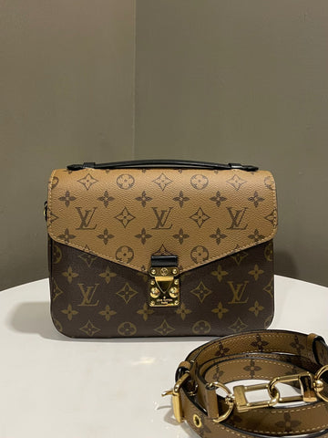 Louis Vuitton Pochette Metis  Reverse Monogram