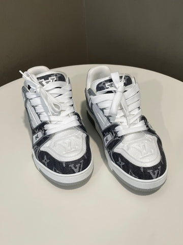 Louis Vuitton Trainer Sneakers Grey / White Monogram Size 36.5