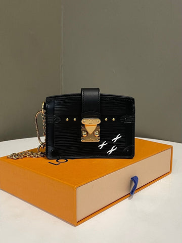 Louis Vuitton Trunk Multicartes   Black Epi